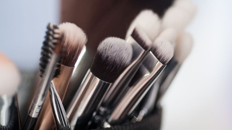 Modalități de a curăța pensulele de machiaj. Ți-ar fi de mare ajutor