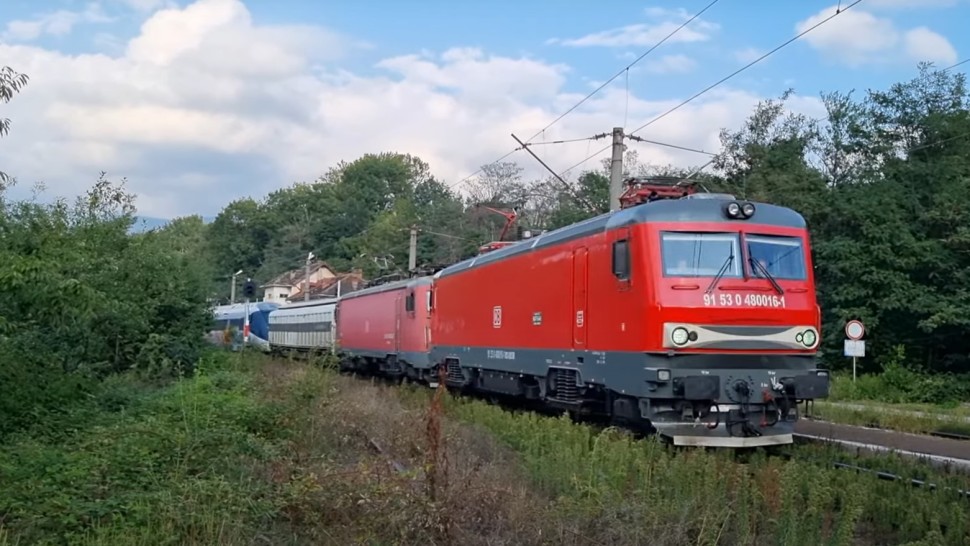 Alte nouă trenuri diesel din Danemarca au ajuns în România. Trenurile erau retrase din 2016 din țara nordică | VIDEO
