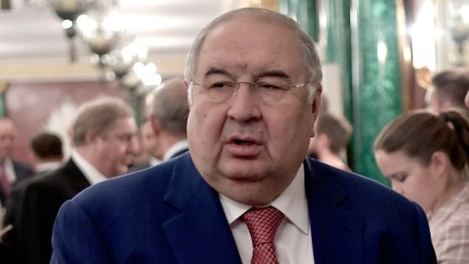 Alisher Usmanov apropiat al lui Vladimir Putin suspectat de spălare de bani