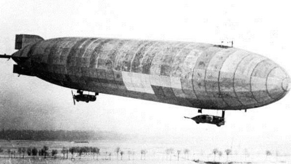 Zeppelinul  o invenție spectaculoasă dar cu un sfârșit tragic. Avea peste 200 de metri lungime și zbura cu 132 kmora