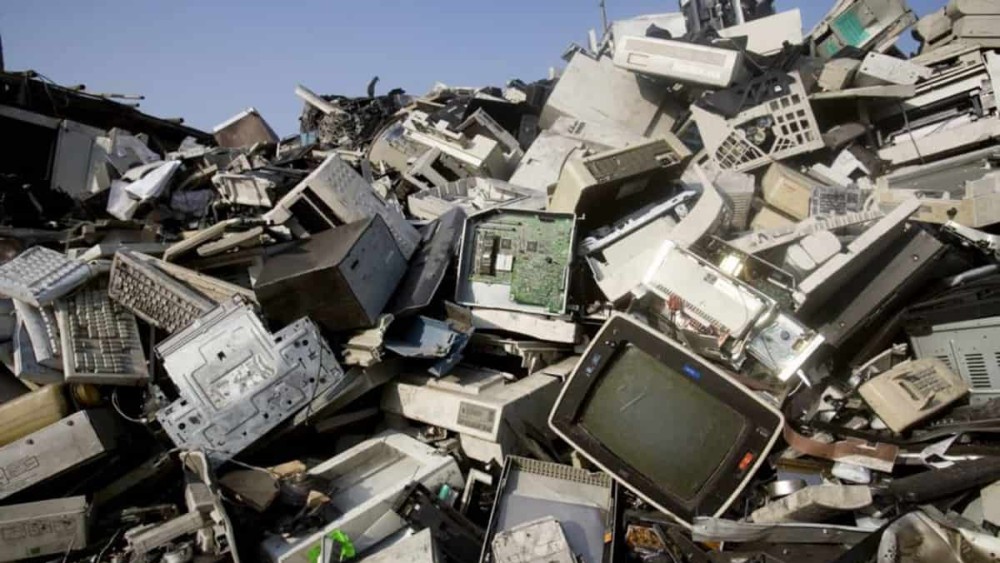  Zeci de mii de tone de deșeuri de ambalaje sunt produse anual în urma comerțului online