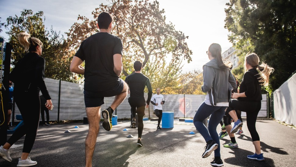 La ce sunt buni prietenii Un studiu arată că interacțiunea socială este esențială pentru fitness