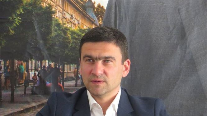 Când politicienii ...fură curent În plină criză a energiei un președinte de partid fost secretar de stat a fost descoperit branșat ilegal la rețeaua de energie electrică
