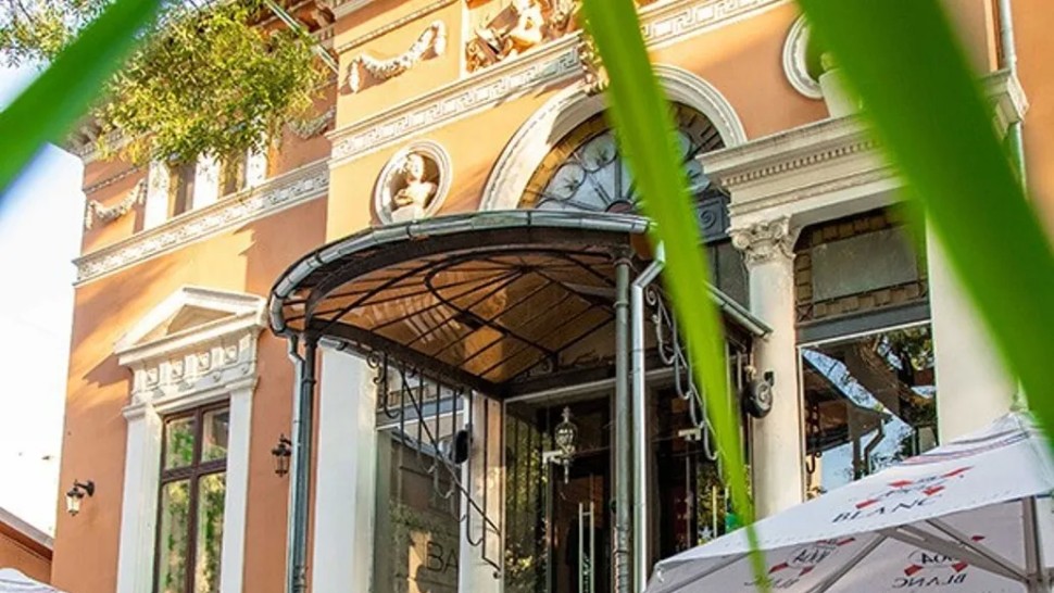 Povestea casei lui Lascăr Catargiu unul dintre cei mai influenți politicieni români. Vila este și astăzi în picioare