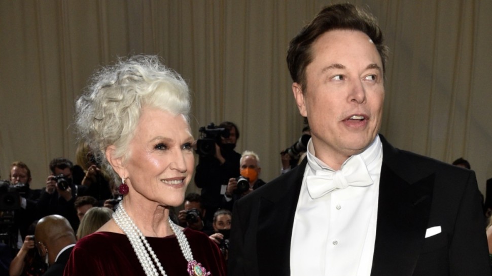 EXCLUSIV | Mama lui Elon Musk Maye vine la București. La ce eveniment participă fostul model