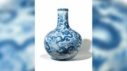 Record absolut o vază chinezească a fost vândută cu aproape nouă milioane de dolari. Cum a fost posibil