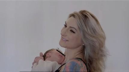 Adina Apostol a devenit mămică după ce a fost pe punctul să-și piardă viața în incendiul de la Colectiv