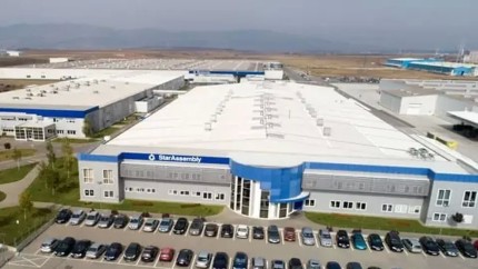 Mercedes Benz investiție strategică în România. Unde va fi fabrica de ultimă generație pentru producția de componente pentru mașini electrice