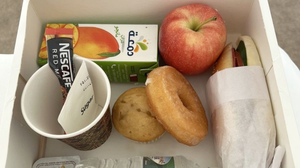 ce conține un mic dejun la un hotel din Qatar