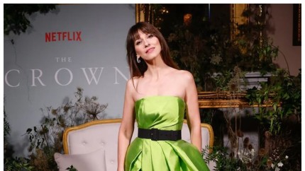 The Crown a avut oaspeți din România. Dana Rogoz fabuloasă pe covorul roșu al celei mai așteptate producții Netflix
