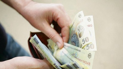 Se dau sume importante de bani pentru mii de elevi. Pentru ce vor putea fi folosite