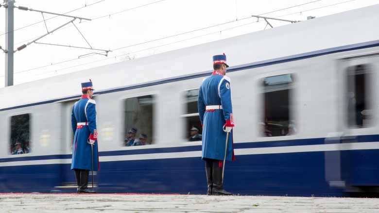 Fără șpriț și lăutari în Trenul Regal. CFR a anulat petrecerea de 1 Decembrie după un scandal monstru