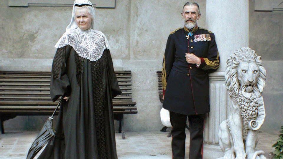 Şedinţele de spiritism ale Reginei Elisabeta. Caietele cu însemnări au fost arse de Regele Carol I
