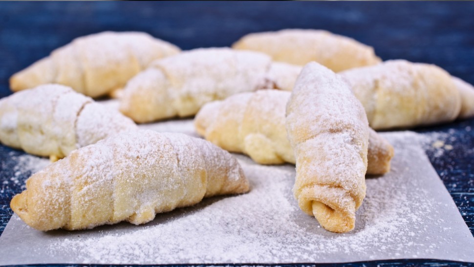 Rețetă cornulețe dospite cu magiun de prune. Se pot umple cu orice preferați