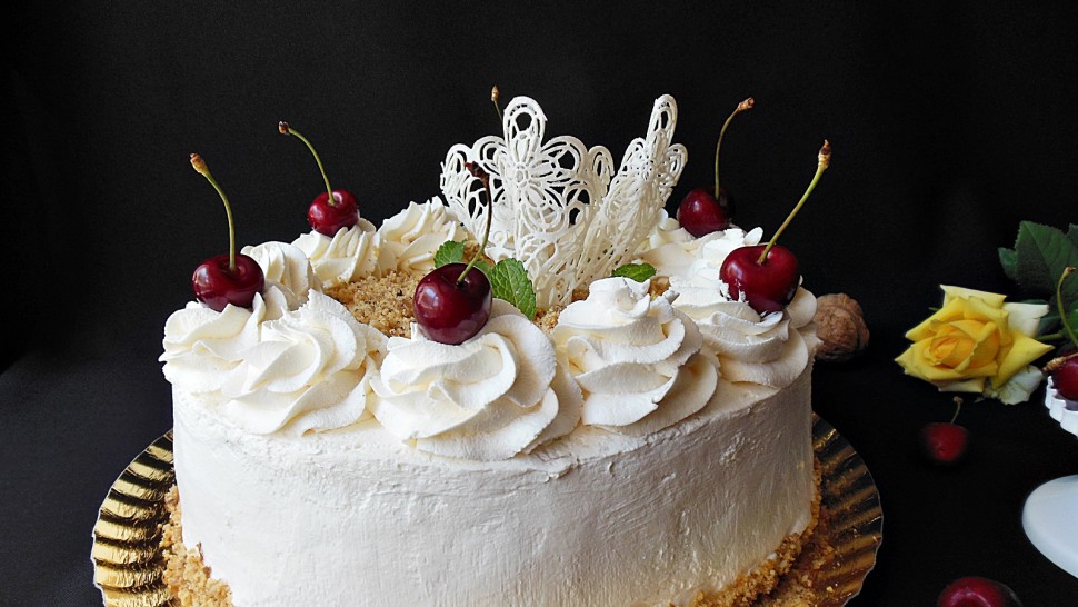 Senatorii propun ca ziua de naștere a salariaților să fie liberă și plătită de angajator