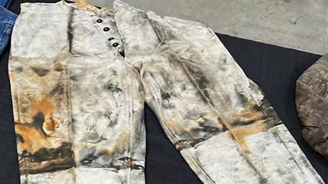 Cei mai vechi blugi din lume au fost găsiți în epava unui vapor din 1857. Suma incredibilă cu care au fost scoși la vânzare