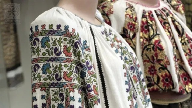 Veste bună de Ziua Națională Cămaşa cu altiţă a fost inclusă în Patrimoniul Cultural al Umanităţii. Piesa vestimentară era purtată adesea de Regina Maria
