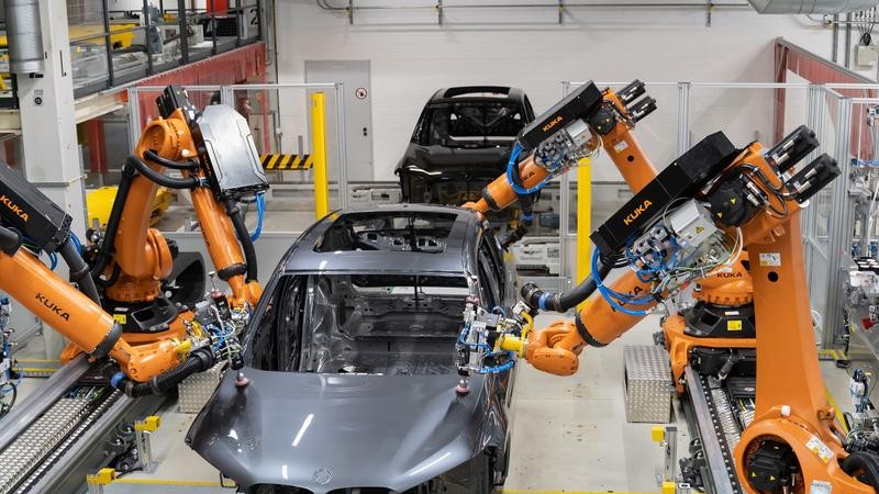 Nemții de la BMW recrutează români pentru uzina din Ungaria