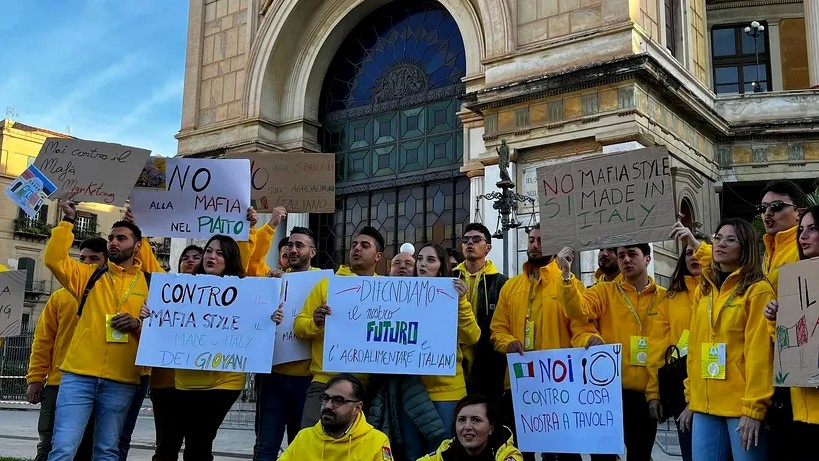 Italienii le cer străinilor să nu-și mai numească restaurantele şi mâncărurile după Cosa Nostra