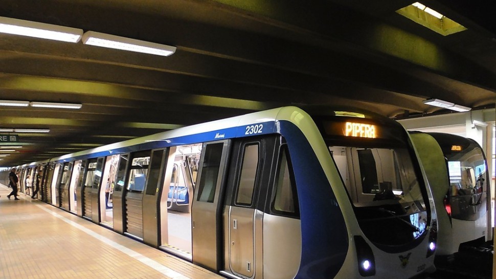 Austeritate dar nu pentru toți. Directorii și șoferii Metrorex rămân cu sporul de metrou deși lucrează în birou