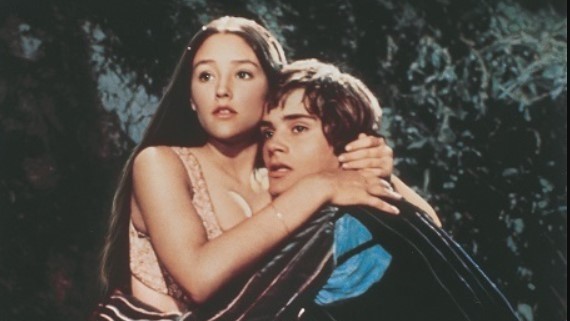 Actorii din Romeo și Julieta pelicula lansată în 1968 dau în judecată Paramount pentru o scena din film