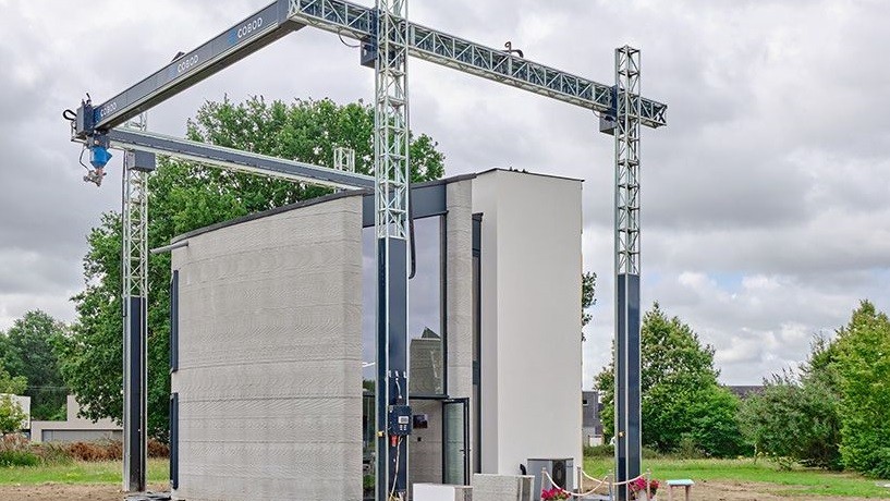 Cum arată viitorul în construcții o imprimantă 3D a ridicat o casă cu două etaje în 330 de ore