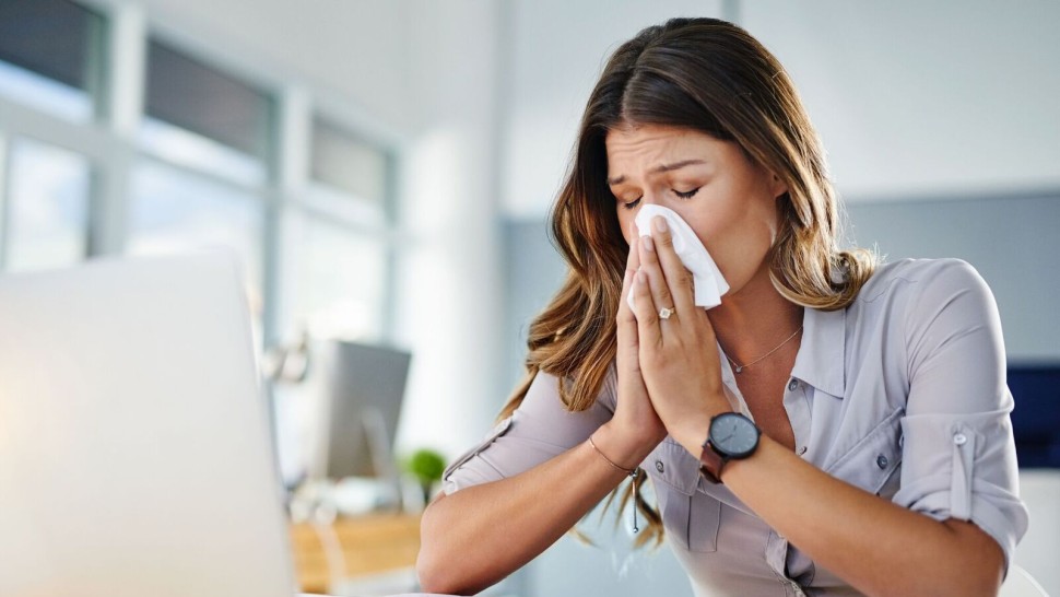 Alexandru Rafila explică exact care sunt diferențele dintre viroză și gripă. Când este indicat să luăm antibiotic