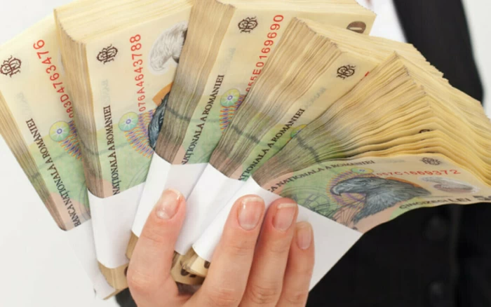Pierdem bani la pensiile private