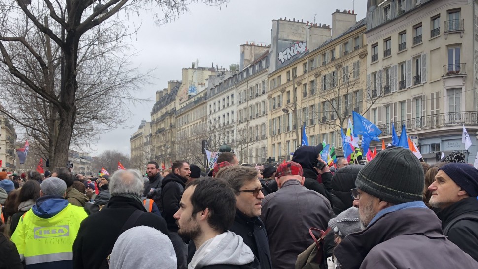 Proteste masive în Franța. Zeci de mii de oameni au ieșit în stradă împotriva creșterii vârstei de pensionare