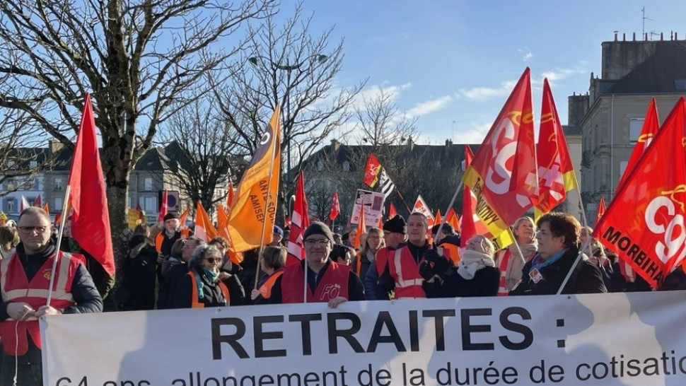 Reforma pensiilor blochează Franța. Greve și proteste la nivel național