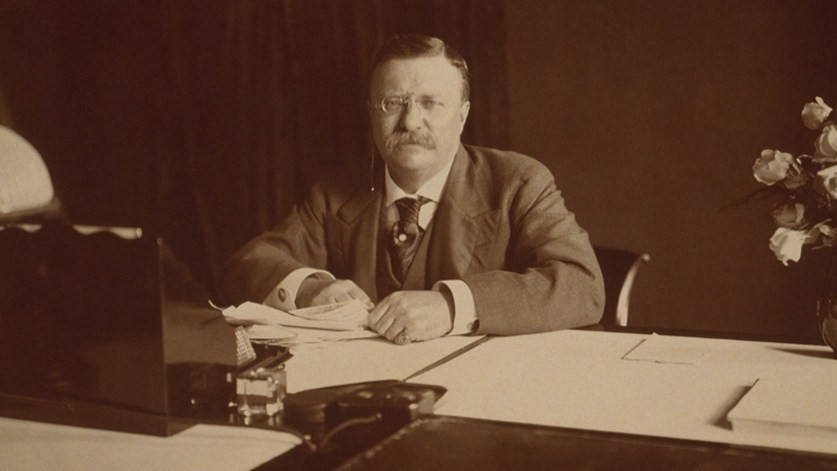 Revolverul lui Theodore Roosevelt s-a vândut cu aproape 1 milion de dolari. A fost cel mai tânăr președinte al Statelor Unite
