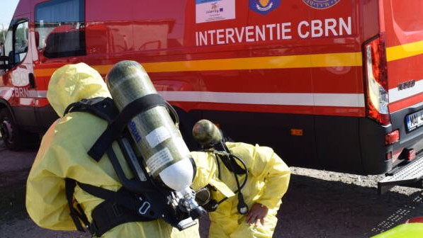 Accident chimic la o fabrică din Timiș. Substanța scursă deosebit de periculoasă provoacă leziuni interne
