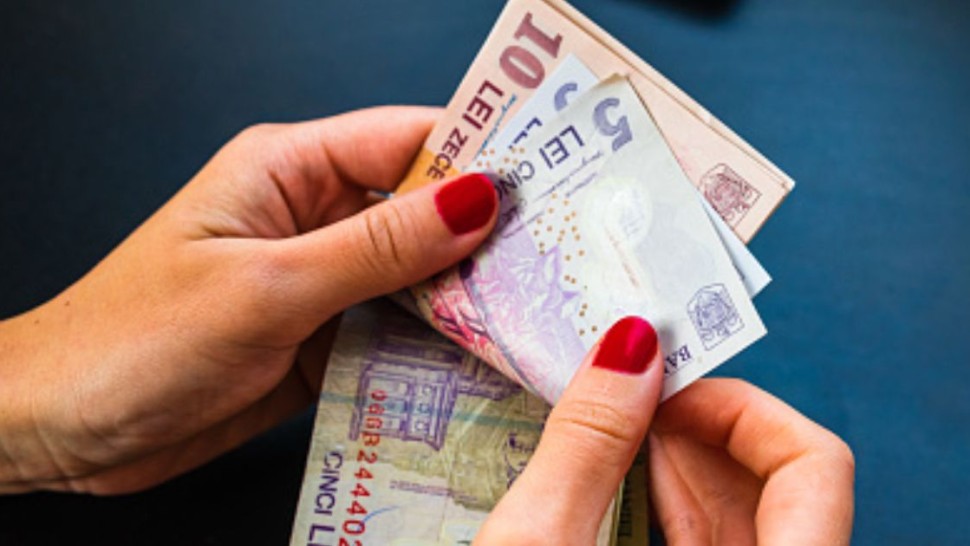 Dispare cumulul pensie-salariu și salariile vor fi înghețate Ce mai prevede proiectul de OUG pentru economii la buget