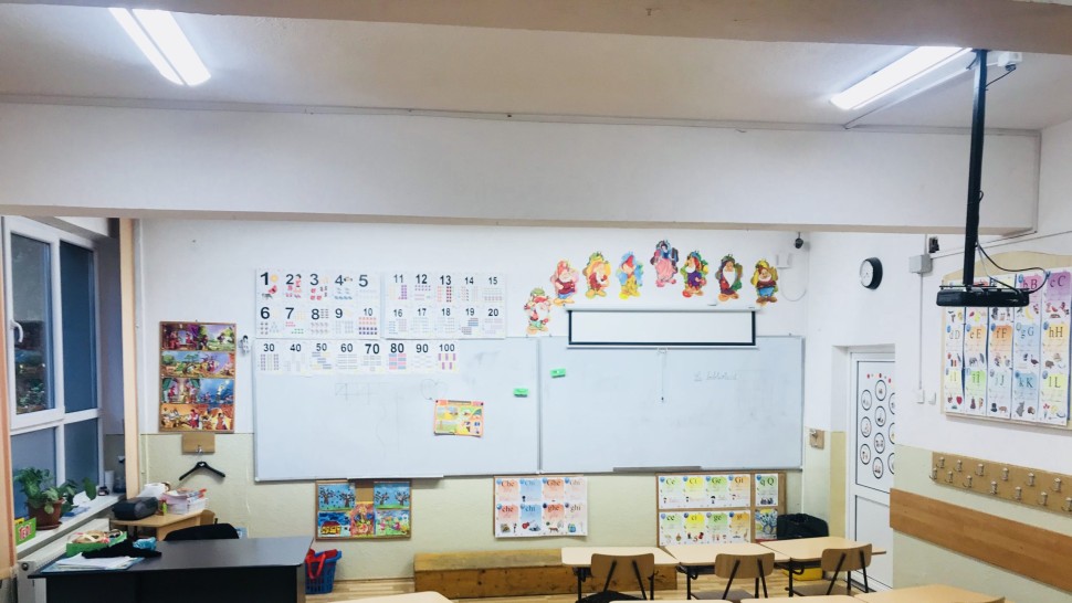 Amenzi de până la 1.000 de lei pentru părinții care nu își trimit copiii la școală. Poliția Locală va aplica sancțiunile