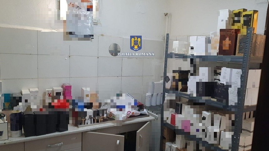 Percheziții în București și Ilfov. Parfumuri contrafăcute în valoare de 700.000 de lei confiscate