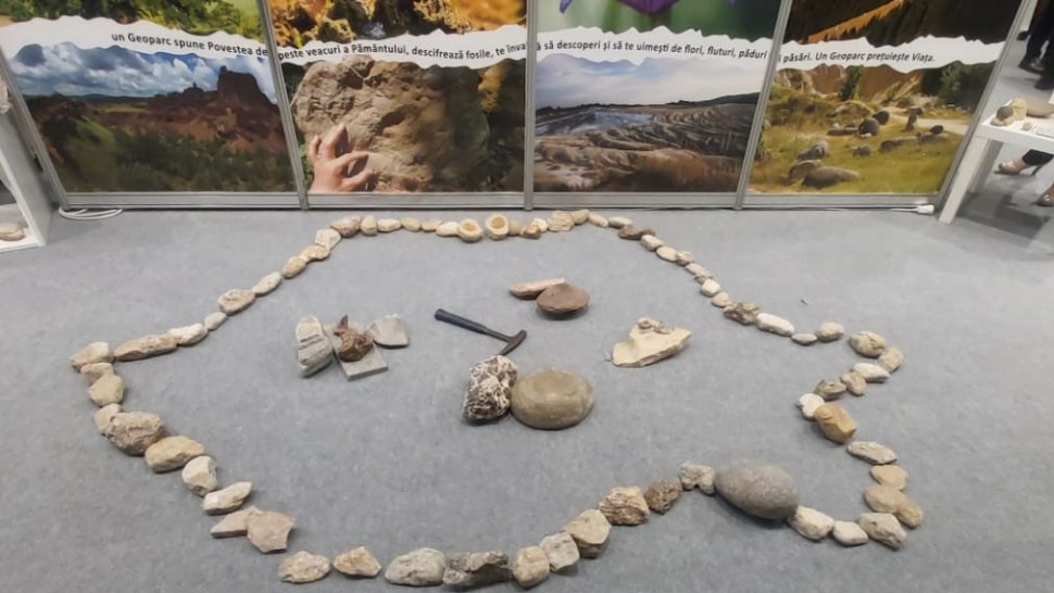 Cum s-au promovat România și Bulgaria la Târgul de Turism. Țara noastră a făcut o hartă din pietre țara vecină a rezervat cel mai mare stand