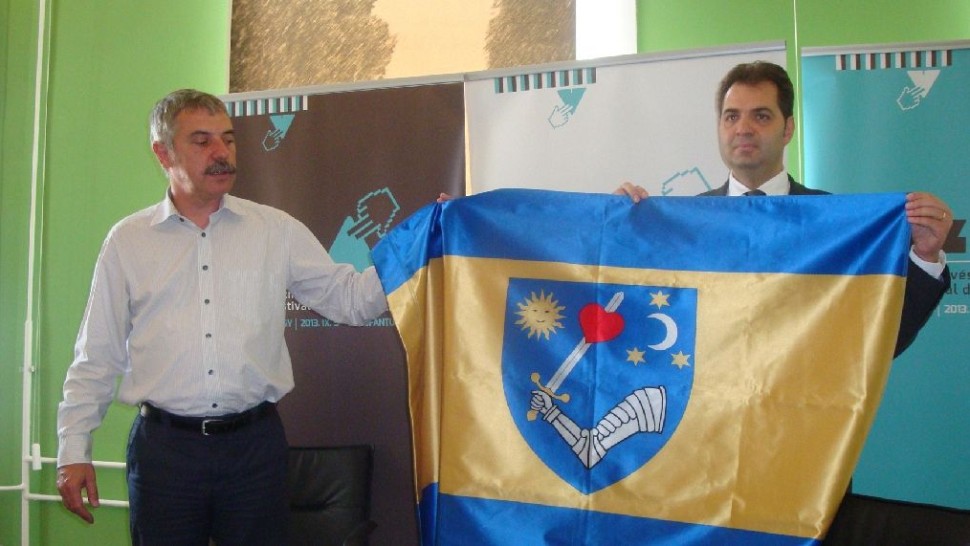 ÎCCJ decizie dură privind steagul secuiesc. Judecătorii au anulat hotărârea Guvernului Nu poate fi drapelul oficial al orașului Sfântu Gheorghe