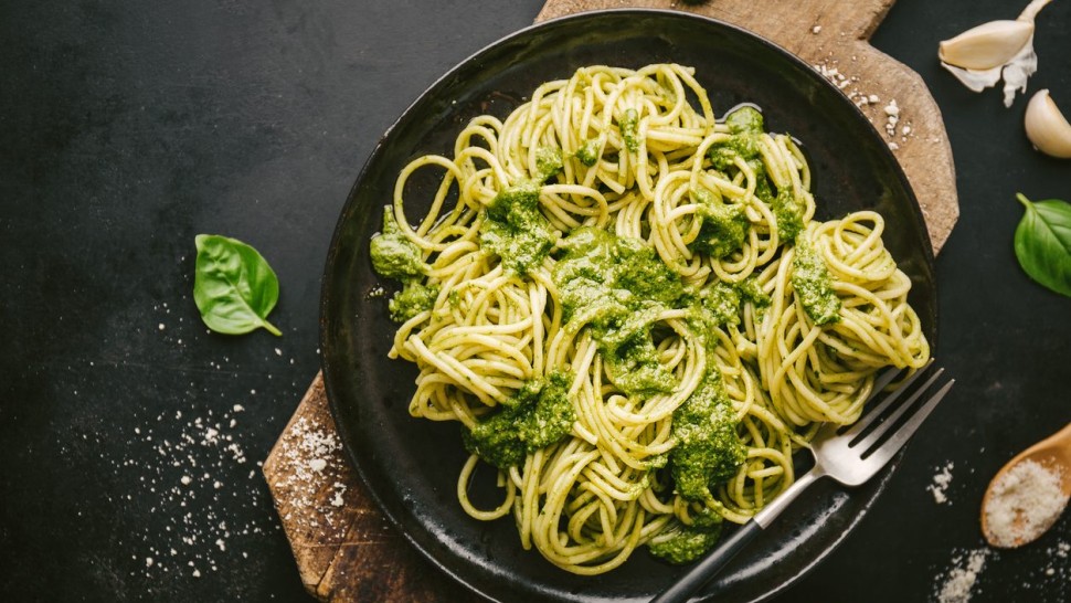 Rețetă paste cu sos pesto și ciuperci. Ceva rapid și gustos
