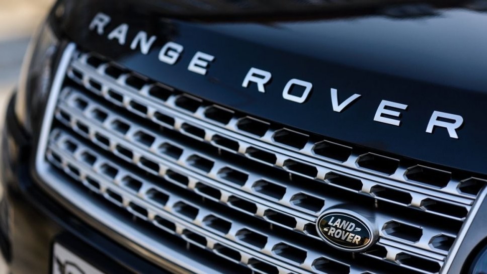 Se VINDE RANGE ROVER cu aproximativ 2000 de EURO. Cum arată mașina