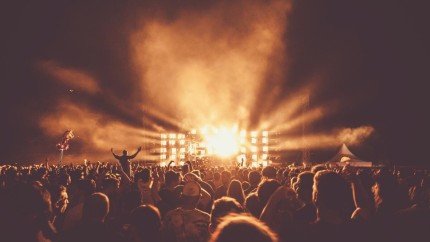 Liber la cheltuieli fără limită pentru concerte și festivaluri Guvernul a renunțat la una din reformele din administrația locală