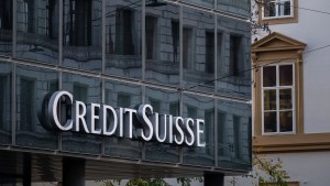 Credit Suisse cădere puternică pe bursă de 30 Restul piețelor trase și ele în jos