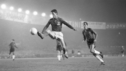 A murit o legendă a fotbalului mondial la o zi după ce FIFA i-a premiat pe cei mai buni