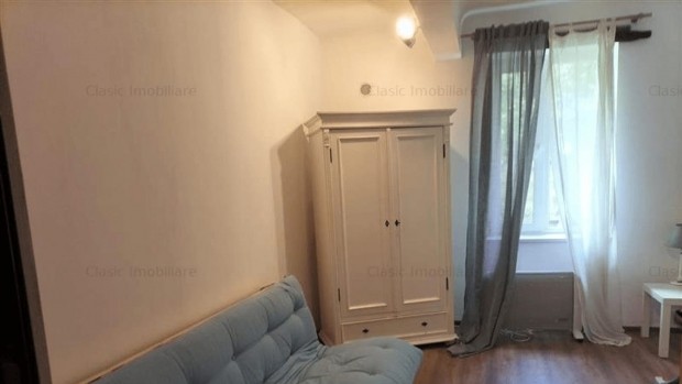 Garsoniera cu toaletă în dulap din Cluj a devenit virală pe internet. S-a aflat cât costă