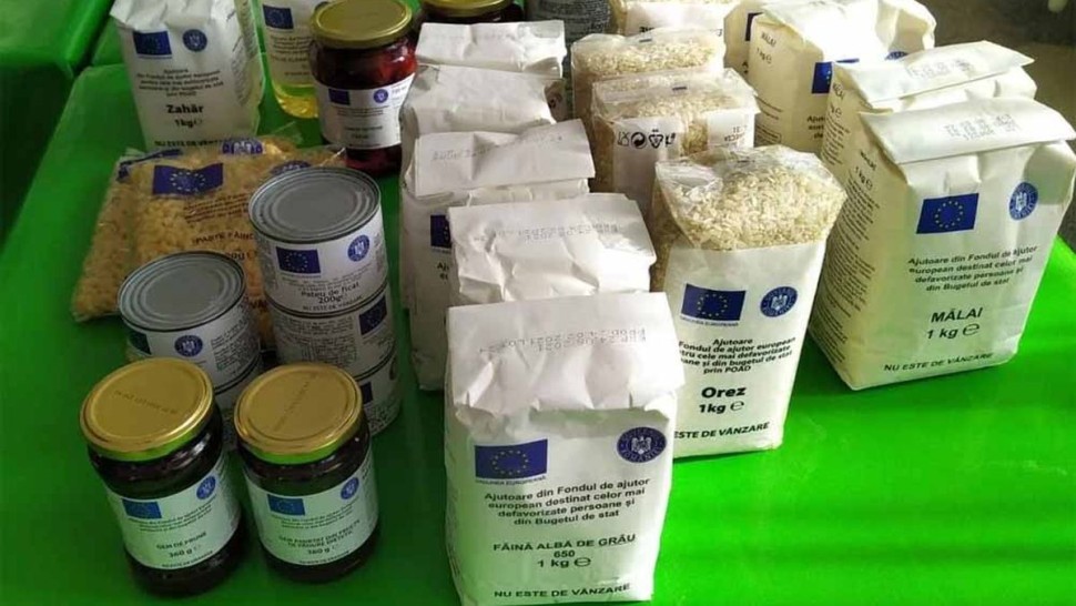 Se dau pachete gratuite cu alimente pentru 1.2 milioane de români Cine va beneficia până de Paște de ele