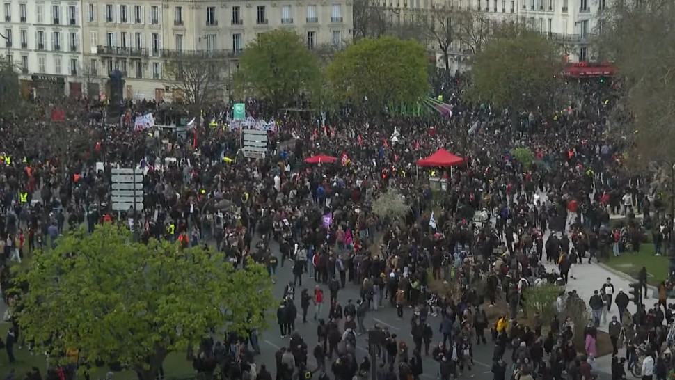 Situația rămâne complicată în Franța din cauza protestelor. 175 de poliţişti răniţi și sute de persoane arestate | VIDEO