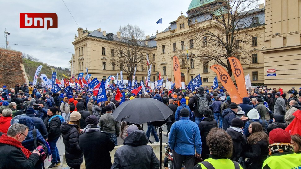 Încă o țară europeană vrea să mărească vârsta de pensionare. Au început deja protestele