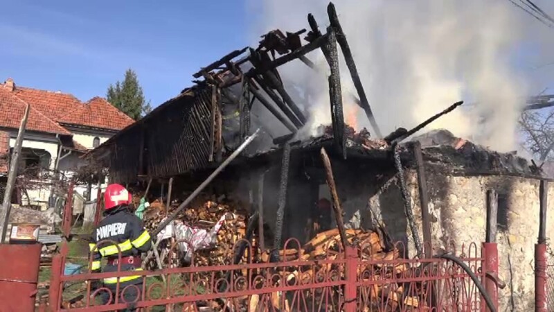 Un român și-a dat foc la avere. A ars aproape 100.000 de lei