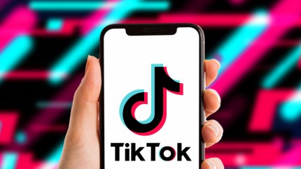 Platforma Tik Tok limitează accesul în cazul adolescenților