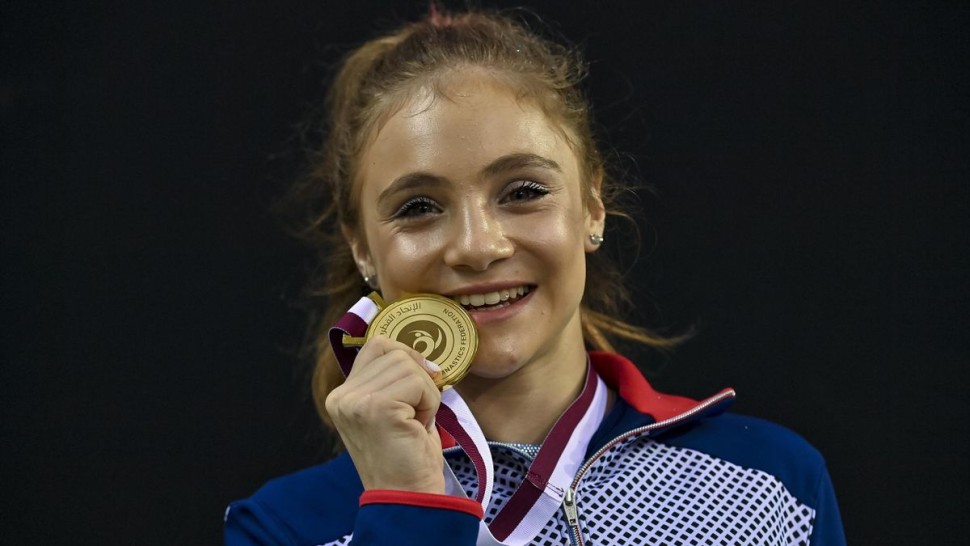 Sabrina Voinea a câștigat medalia de aur la bârnă și la sol la Cupa Mondială de gimnastică