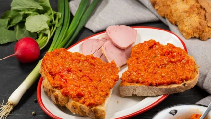 Zacusca este sau nu produs de post Controversa legată un ingredient din compoziție